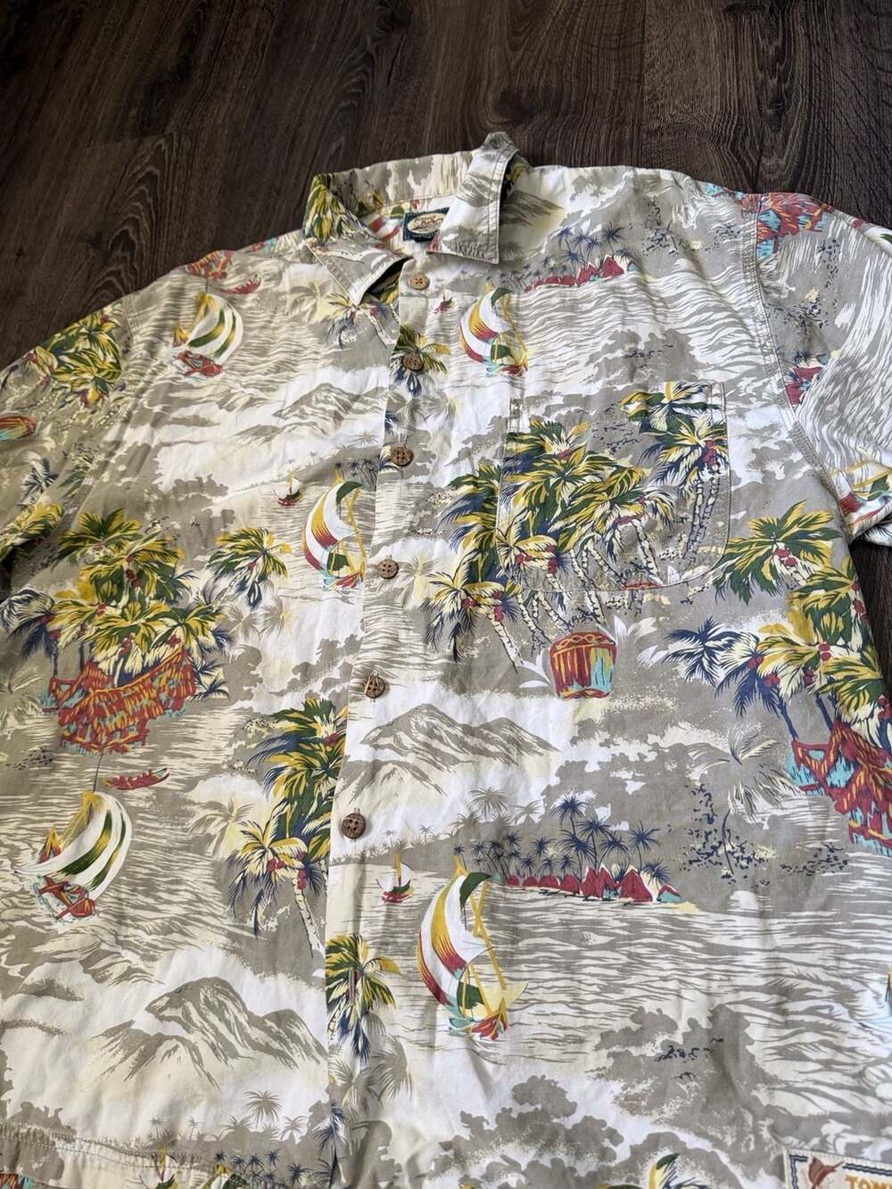 Vintage Tommy Bahama Hawaiian Short Sleeve Shirt Mens Large Sailboats Palm Trees